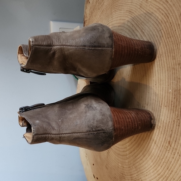 Franco Sarto Afron suede ankle booties - Picture 4 of 10